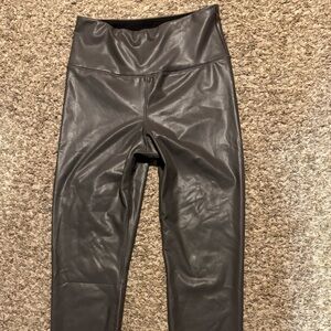 Yogalicious vegan leather Leggings. Pavement color. Size Large. NWT